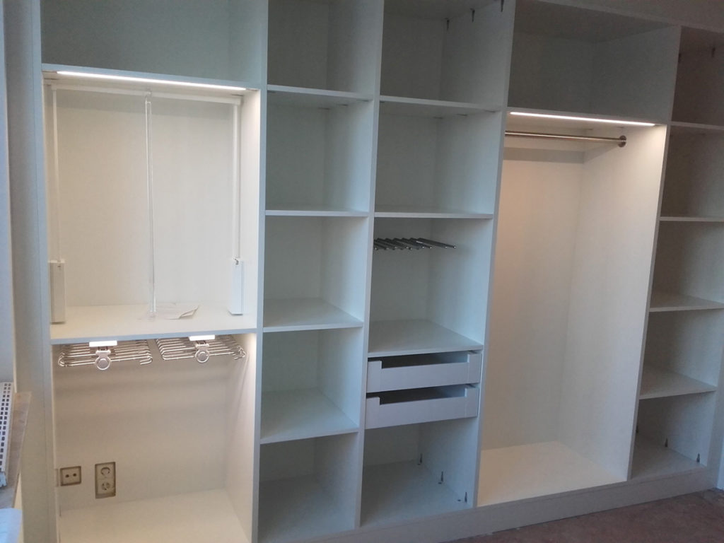 Einbauschrank